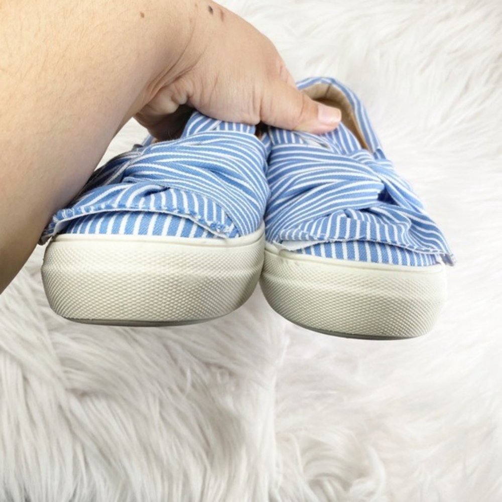 A New Day Blue Stripe Bow Slip On Sneakers 6.5 - Picture 2 of 9